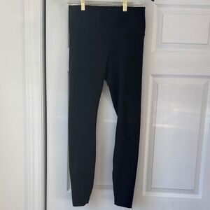 Lululemon Black Ribbed High Rise Wunder Train  Leggings 28”